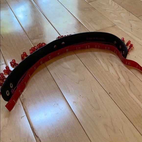 Patent leather beaded necklace - Picture 6 of 8